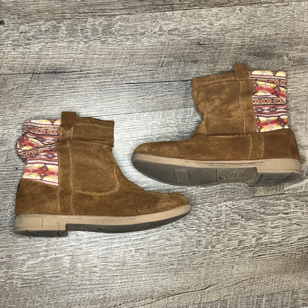 Toms Boots With Colorful Aztec Pattern